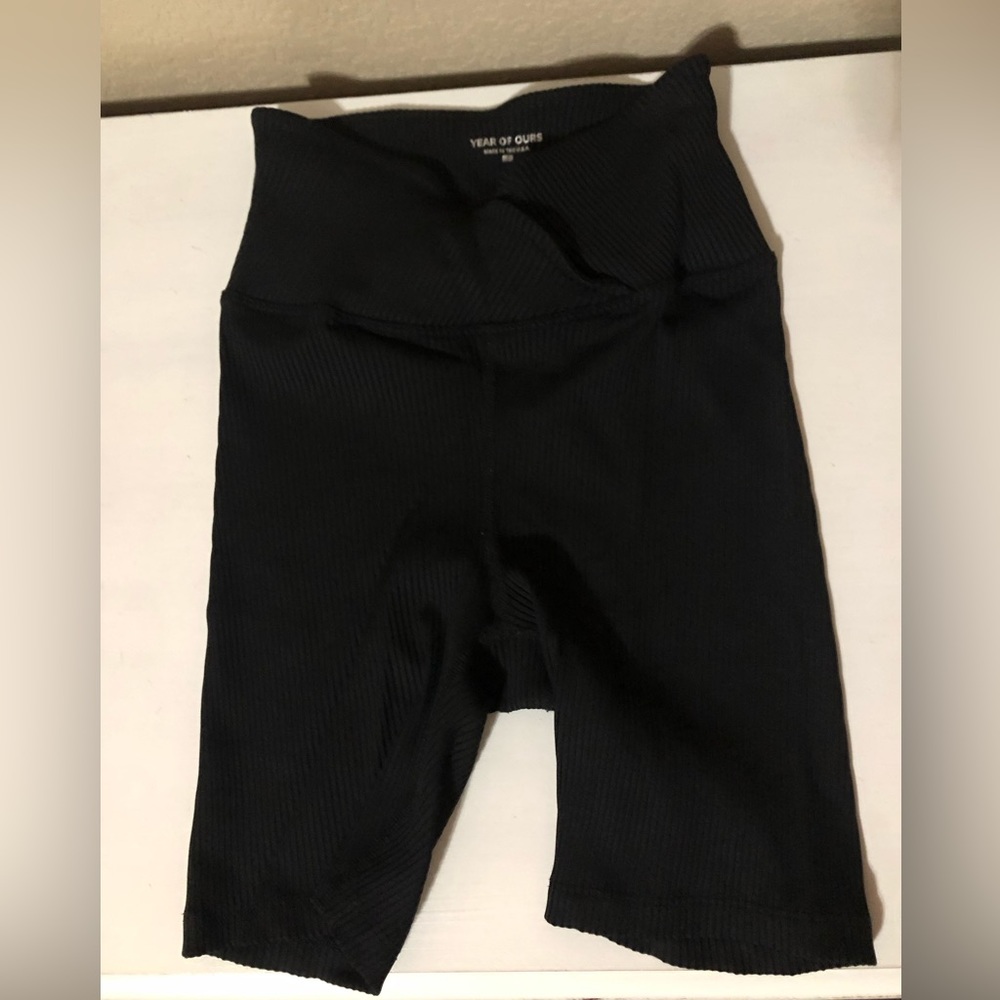 Year of Ours Black Ribbed V-Waist/High Wasted Biker Shorts